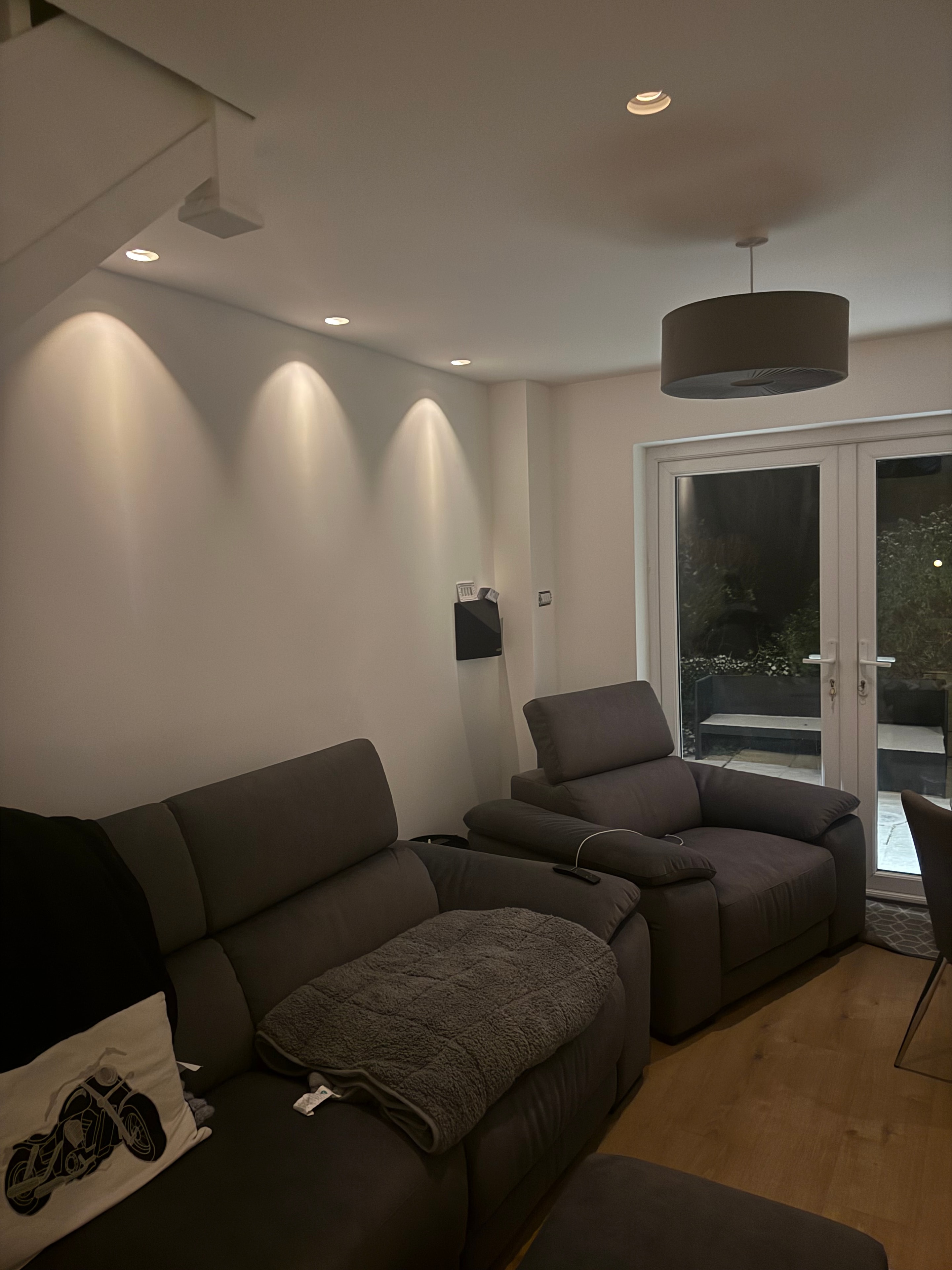 Lounge recessed wall downlights